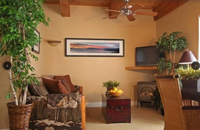 Majestic South Lake Tahoe Condo! Near Heavenly North ski lift! Eagles Nest Condo