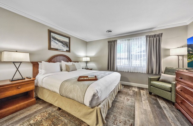 Majestic Views! 1BR Accommodation w/Kitchen! Breakfast, Pets Allowed!