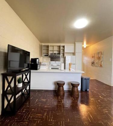 Makaleka (2 BDRM Oasis in Kapahulu)