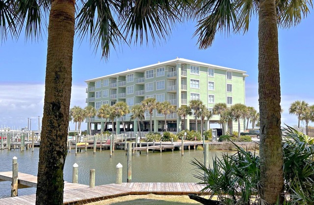 🌊 Make waves with a Beach Getaway! Quality and Affordable!