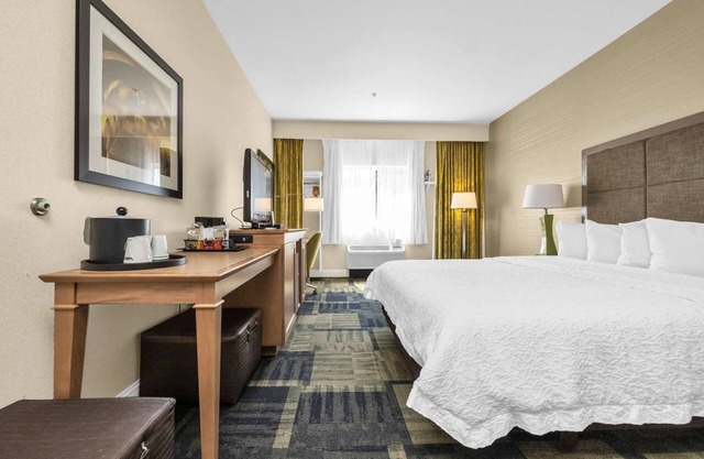 Making The Best Memories Along! Pool, Pets Allowed, Close to Browns Valley Park!