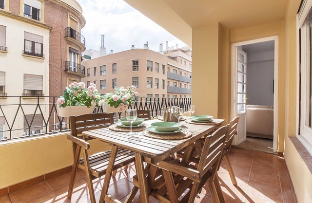 Malaga Holidays City Center 3 bedrooms & Terrace