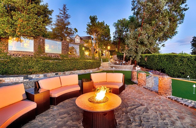 Malibu Stone Manor - A True Paradise