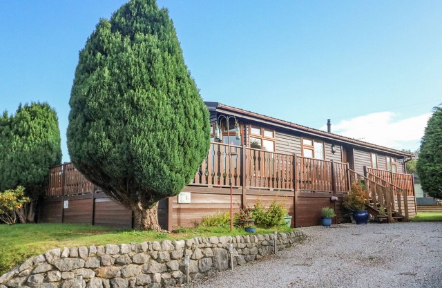 MALLARD LODGE, family friendly, with a garden in Carnforth