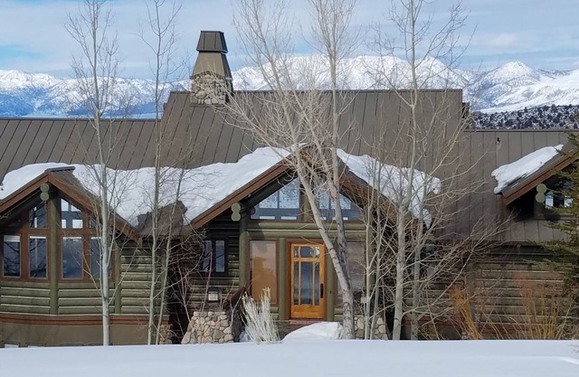 Mammoth Lakes alternative premier housing. Custom Craftsman Home 14miles East