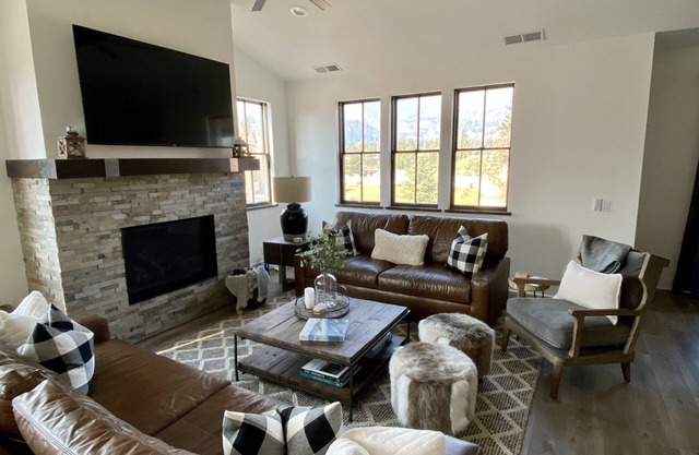 Mammoth Mountain Gondola Views from This Beautiful Retreat!