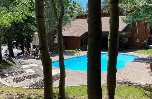 Mammoth West 106 Spacious Condo Just A Short Walk to Canyon Lodge by RedAwning