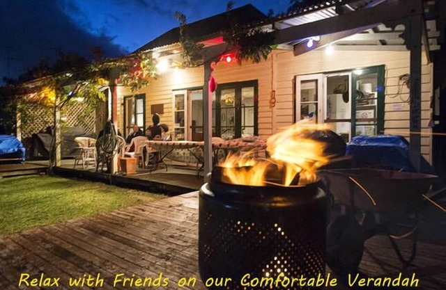 Mandurah Riverfront Holiday Rental - Own Mooring