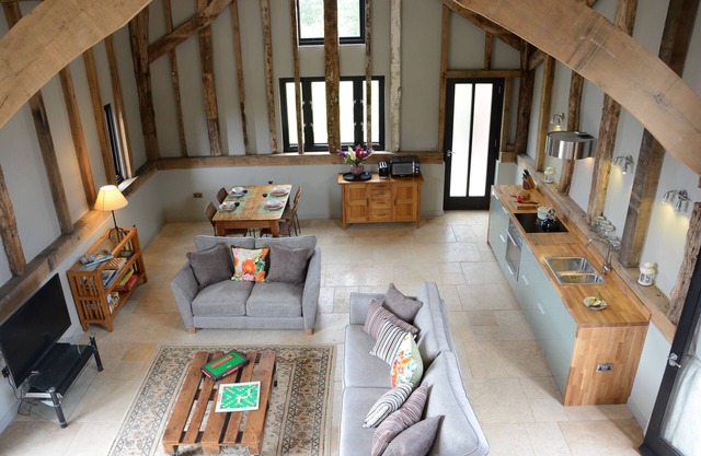 MANOR HOUSE BARN, PEASENHALL, pet friendly in Peasenhall