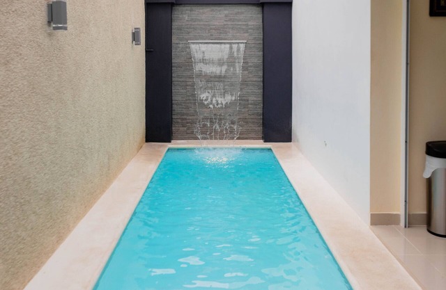 Mansión Versatil with a beautiful private pool 🏊‍♀️ 5 min from movies/groceries