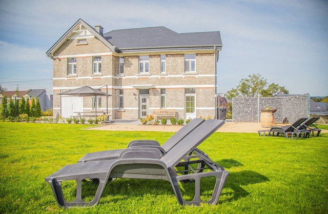Mansion near Durbuy with Sauna and Playroom