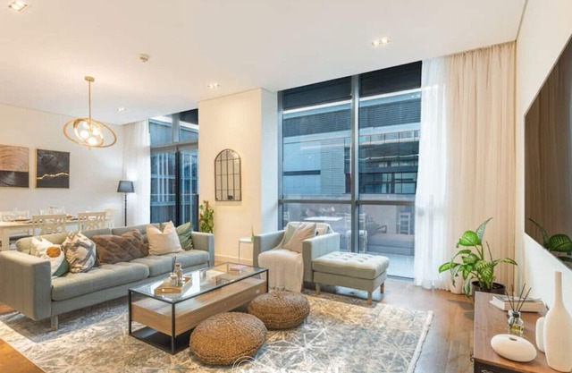 Manzil - Sleek 2BR nr Downtown and Dubai Mall