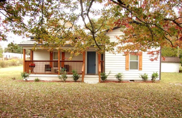 Maple Tree Cottage - Close to boat docks and Wedding venues