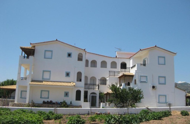 Maravelias House