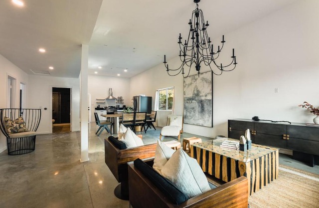 @ Marbella Lane - Aesthetic & Cozy 3BR Home in JT