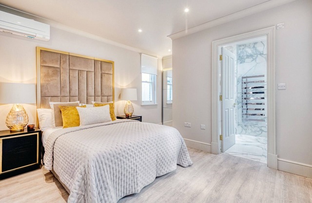 Marble Arch Suite 3-Hosted by Sweetstay