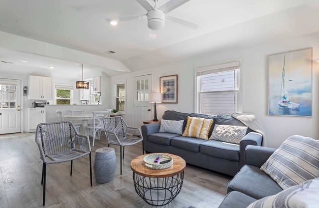 Margate Bungalow by the Beach II