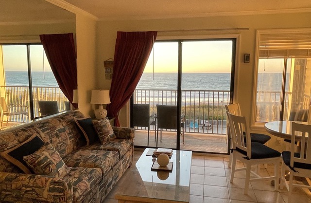 MARGIE’S OCEANFRONT DREAM PLACE with 55” TV