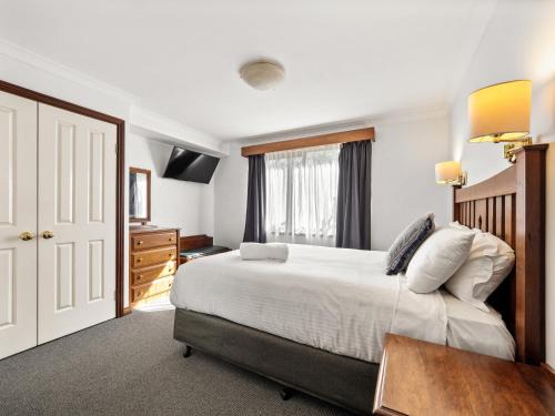 Marguerite Studio - central town & pool