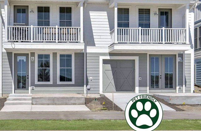 Marina Tower 3 bed 2.5 bath