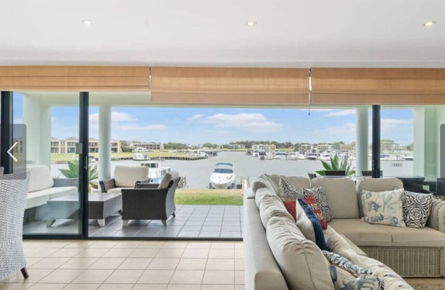 Marina Views, family and small dog friendly