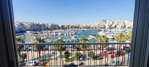 Marina Zeas Apartment for Big Group