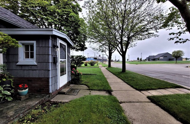 Mariners Landing; Dockside Cottage Ludington