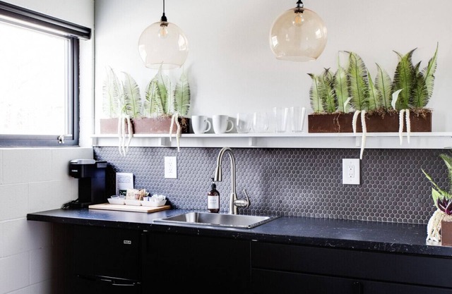 Market #7 · Stellar Suites | Sunny Studio King | NuLu | Bike