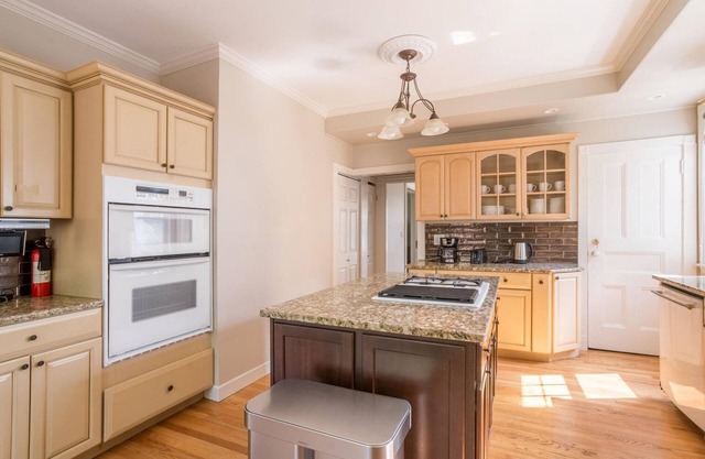 Marvelous Stoneham 4BR House, near Shops & Restaurants, by Blueground