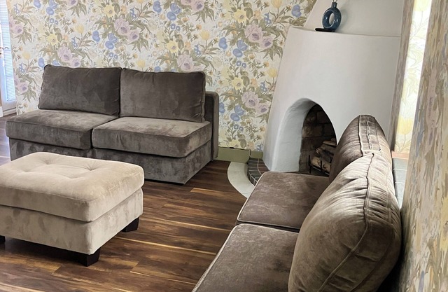 MARY PICKFORD ESTATE IN DESERT HOT SPRINGS 9 BEDROOMS AND 7.5 BATHS EVENTS