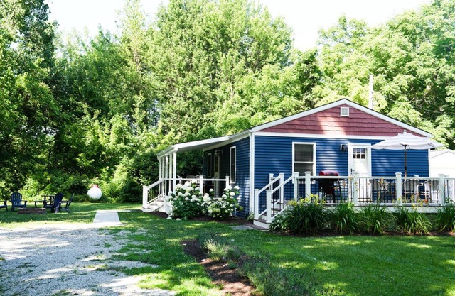 Massie Cabin, PIB Cabins