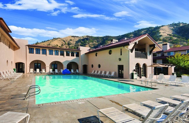 Massive lake, Vast country, Big fun !