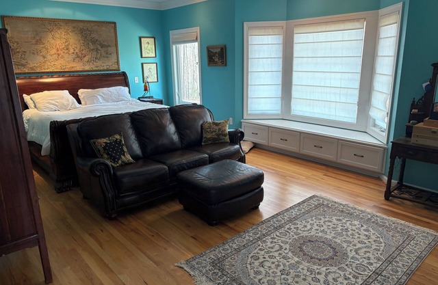 Master's Week Rental. 5 Bedroom 3.5 Bathroom.