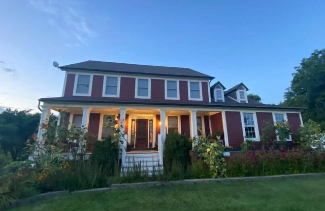 (Master Suite) Home Away From Home, Only Better