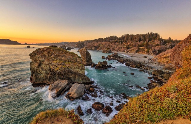 ☀️Masterfully Crafted Home In Sunny Blue Lake- Elegant Comfort, Outdoor Pool Table