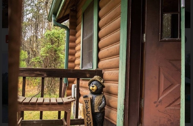 Masters Tournament Relaxing Log Home Sleeps 12+. Bring your friends & family.