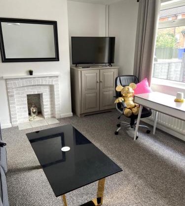 Mauds House- 3 Bed & 2 bath with Double drive