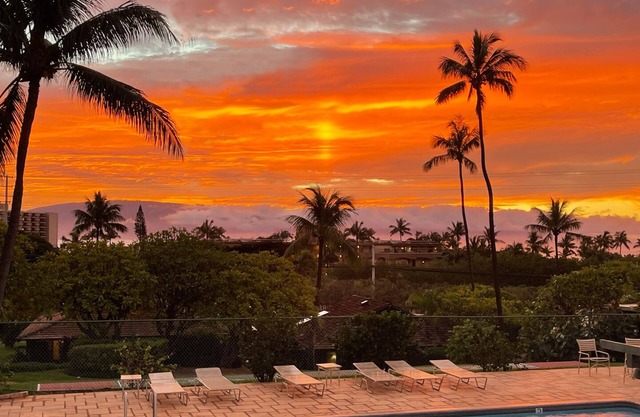 Maui Sunset Cottage in Kaanapali with Ocean Views!