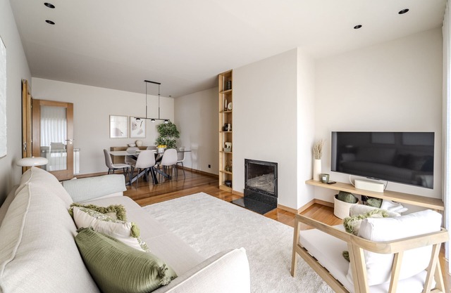 Maximus Design By House and People