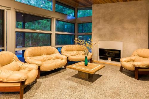 Maybrook - Minutes from Meelup Beaches and Dining