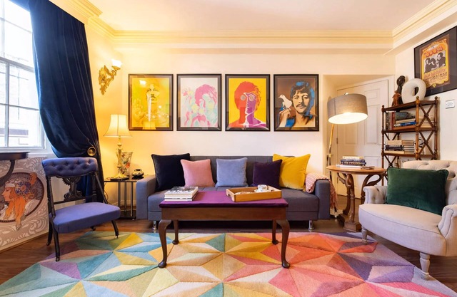 Mayfair Centre 3-Bed 5-Guest Art Nouveau Flat in 1729 Private House