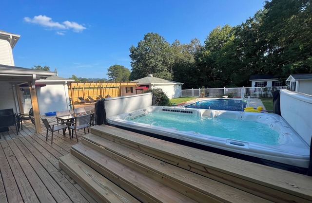 McDaniel Farmhouse with pool & 12 person hot tub