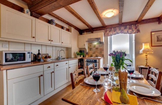 Meadows Edge Cottage, Dog/Cat Friendly with fishing on site