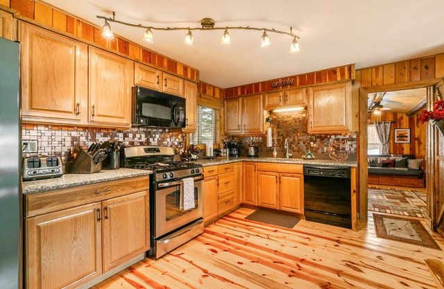 Medallion Cabin by Velo