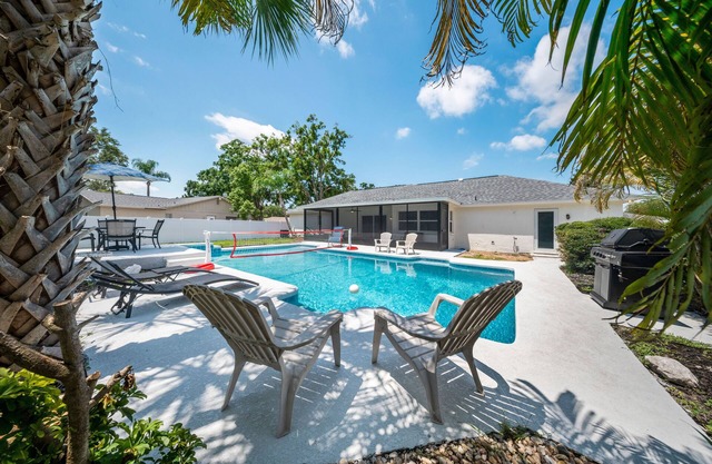 Mediterranean Oasis! Pool, Game Room & Lounging