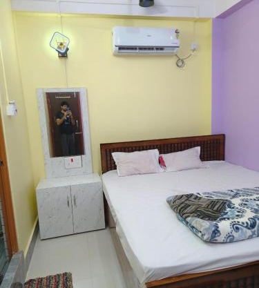 Meera Hotel And Lodging