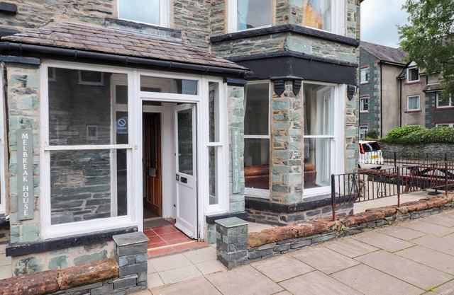 MELBREAK HOUSE 2, pet friendly, with a garden in Keswick