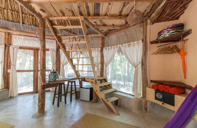 MELI-MELO ECO-FRIENDLY JUNGLE HOUSE, MINUTES FROM TULUM BEACH