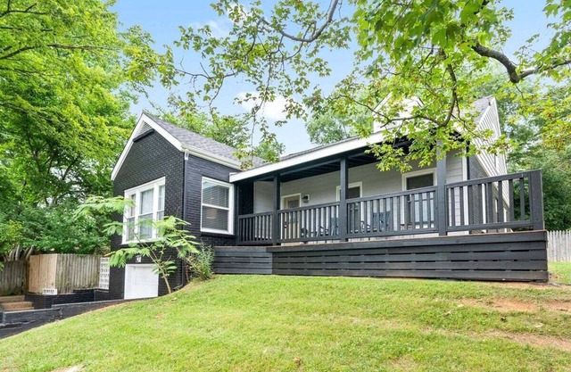 Memories on Madison | Entire Home w/Game Room & Outdoor Fire Pit (102 Madison Ter)