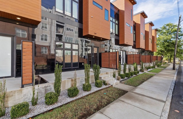 Memphis Mafia walk to Beale & FedEx Forum